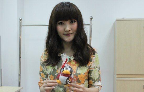 20岁出道登台春晚，事业当红却被公司雪藏了5年