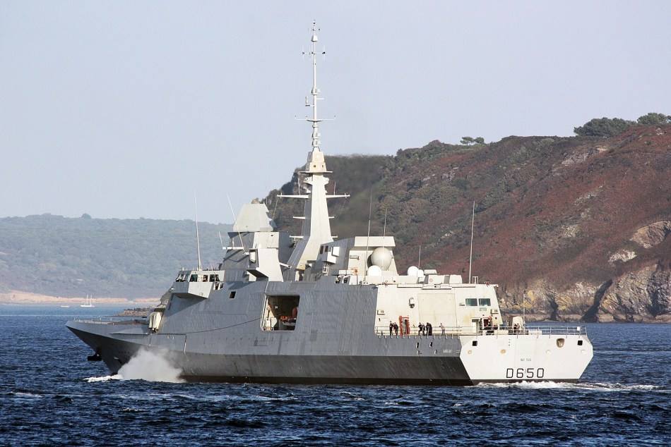 拒不撤销军售合同挑衅大国，高卢雄鸡军事实力