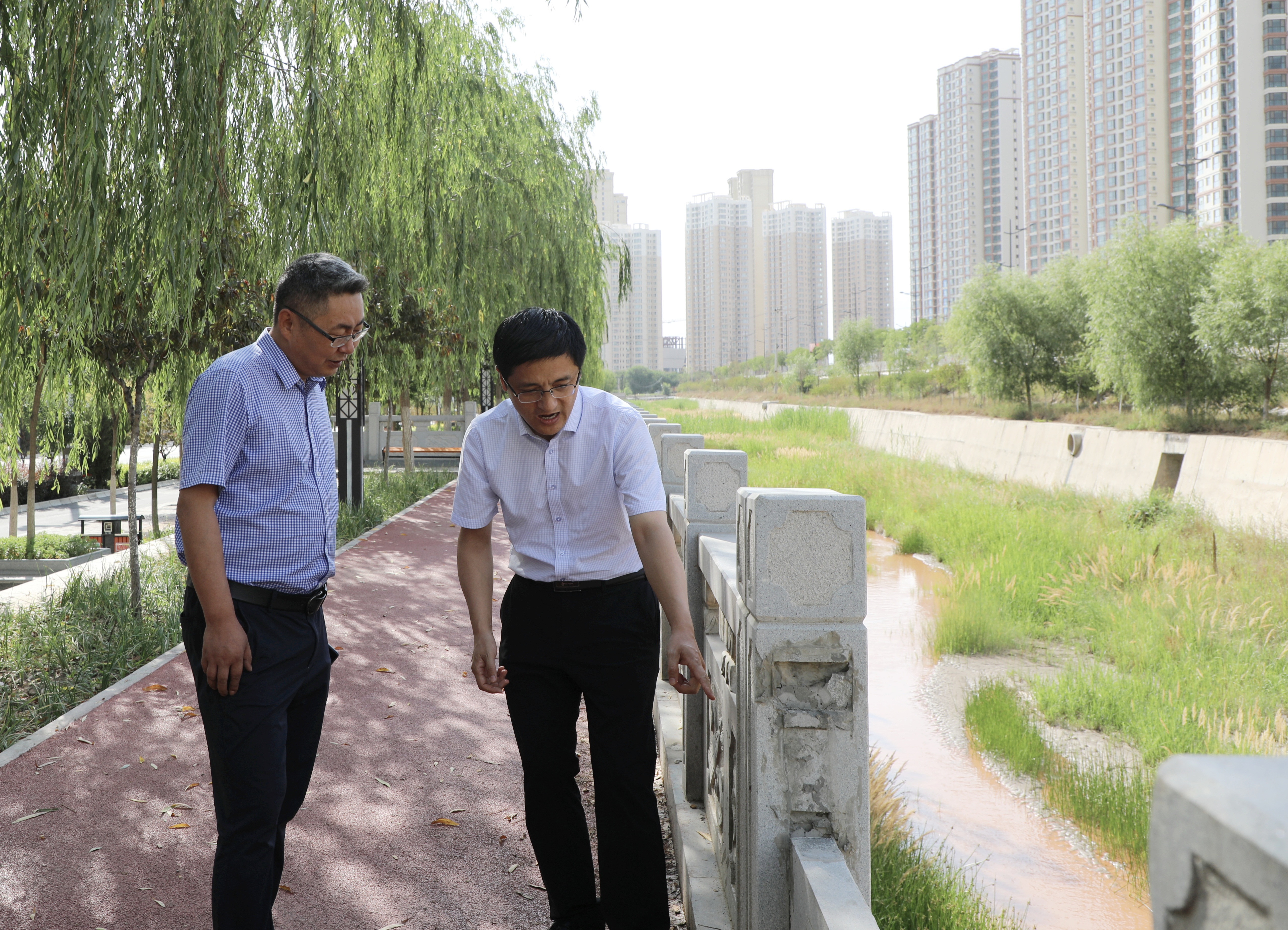 安宁区政府主要领导调研汛期安全及防汛物资储备工作