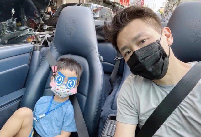 妻子晒全家福为陶喆庆生，夫妻相互表白，走过婚变危机后更恩爱