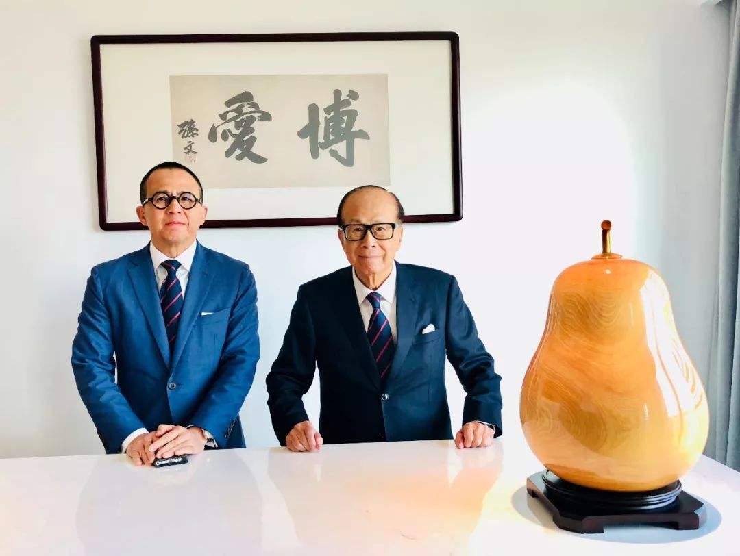 梁洛施：未婚先孕产3子，获5亿分手费，拒入李嘉诚的豪门