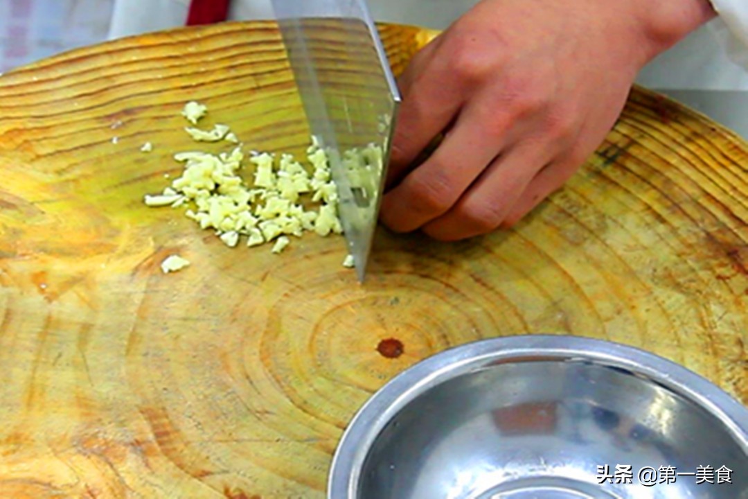 图片[4]-蒜香芦笋做法步骤图 清新脆嫩-起舞食谱网