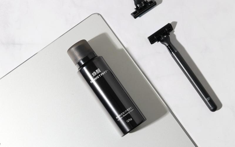 舒适、顺滑，拒绝做“渣男”焕醒手动剃须刀套装体验