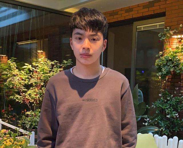 《爸爸回来了》萌娃现状：甜馨淑女，奥莉变样，嗯哼越来越优秀