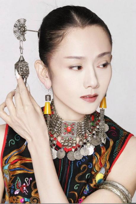 戚薇力挺杨丽萍，对无脑网友疯狂开炮：女人不