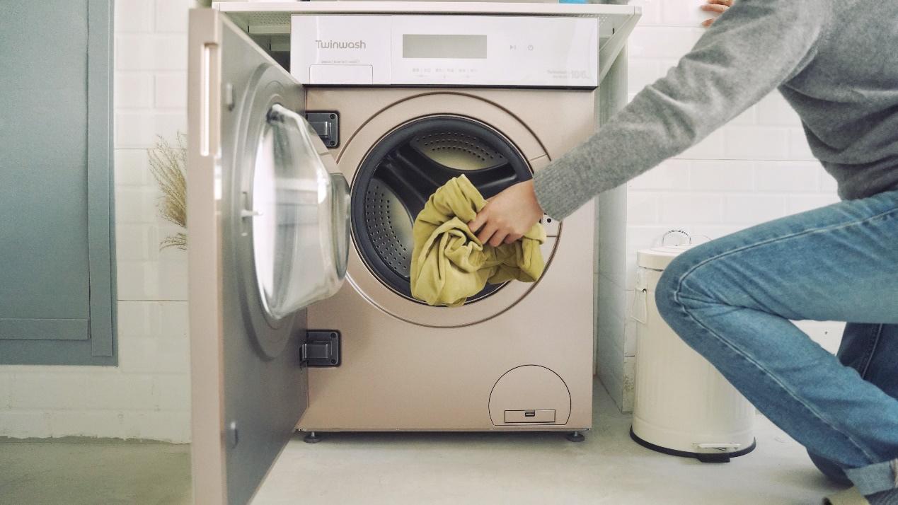 Obviously the washing ratio of the pulsator washing machine is higher