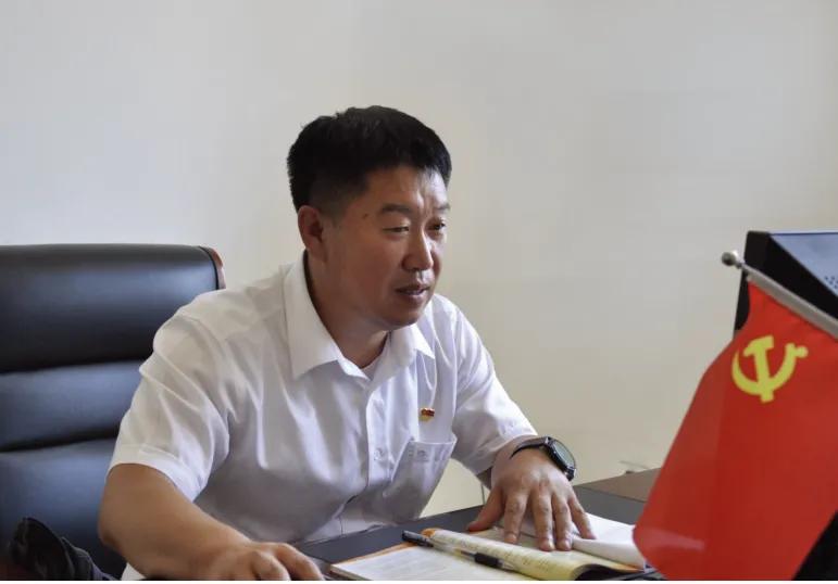 一位社区书记的为民情怀：做居民的“守家人”和“安全员”