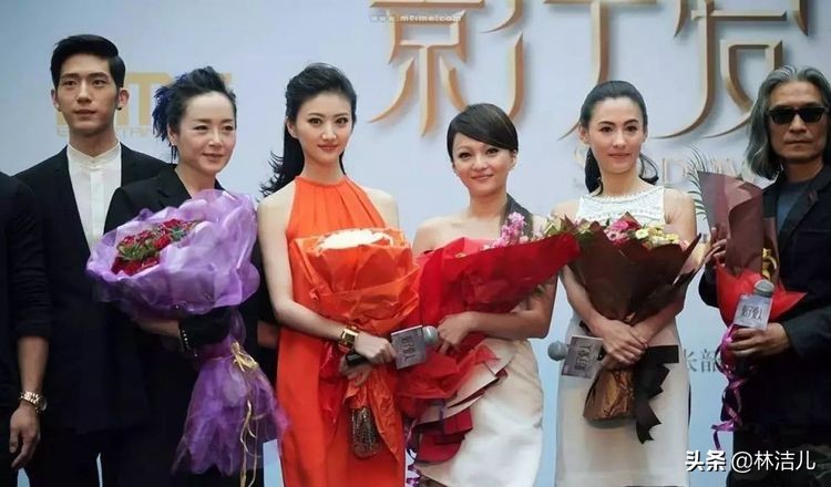 女明星合照这么有心机？刘诗诗、李小冉的抢镜