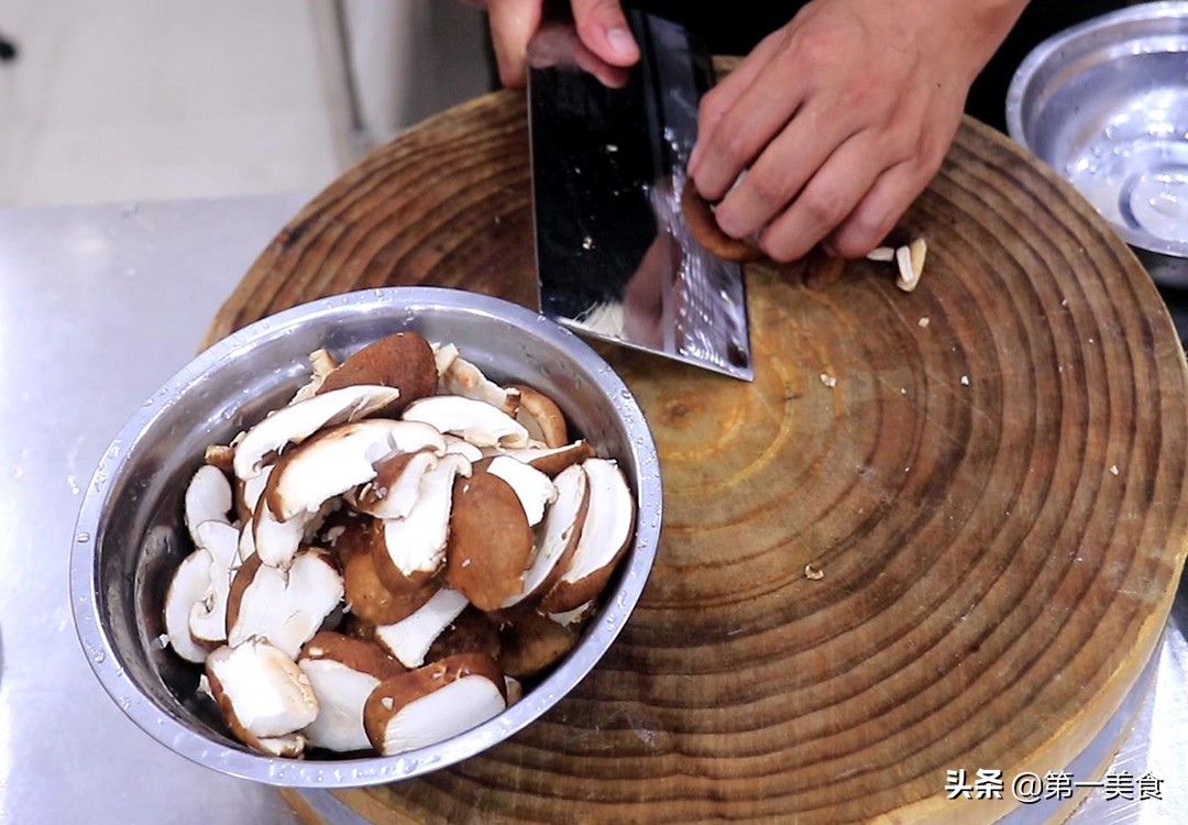 图片[3]-饭店的香菇肉片为啥好吃 原来腌制是关键 厨师长教你正确做法-起舞食谱网