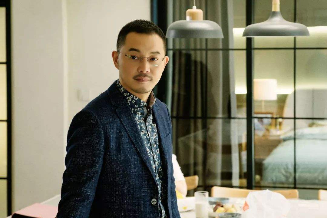 他模仿吴京砸锅卖铁拍电影，最后票房仅有0.03亿，无奈退出娱乐圈