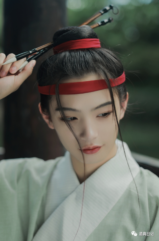 郑爽为何因2000万就要搞个大新闻？撕逼背后是明