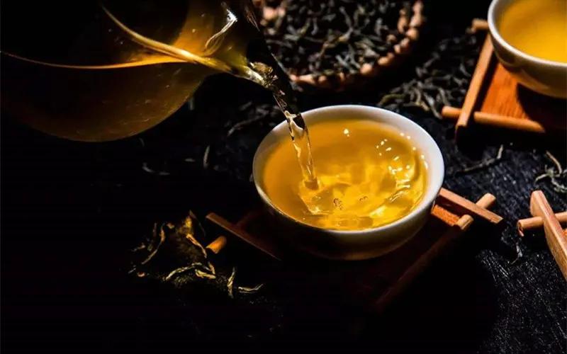 主人家民风淳朴,每以浓茶水待人接物.