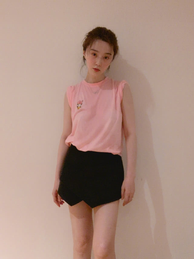 准备复出？范冰冰晒粉嫩素颜健身照，脸型瘦了