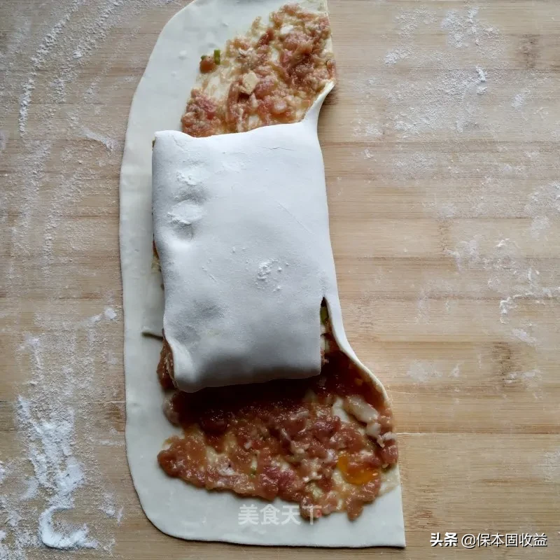 千层肉饼：皮薄层多外酥里嫩，吃一次就忘不了