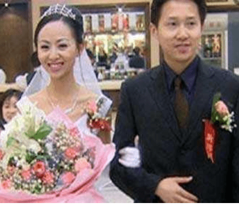 “千手观音”邰丽华：2岁失聪，27岁下嫁理工男，29岁成名