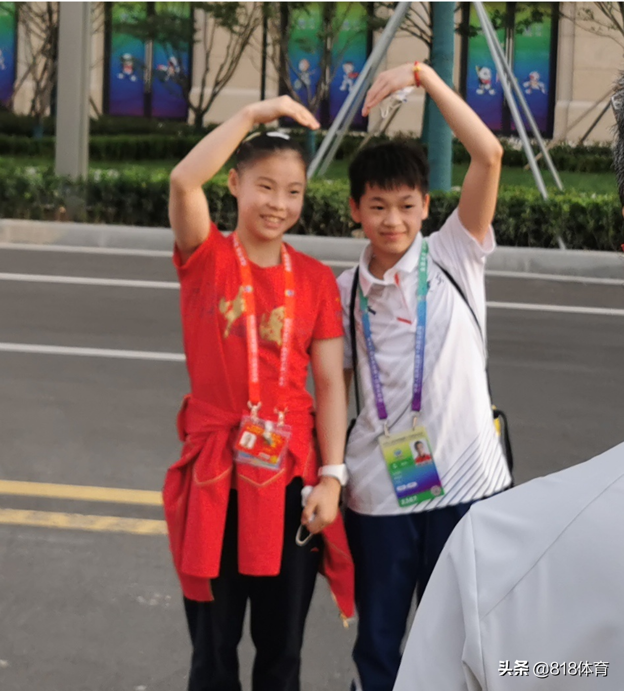 管晨辰谈合影全红婵：之前只在食堂见过 那天偶遇我说全红婵拍个照