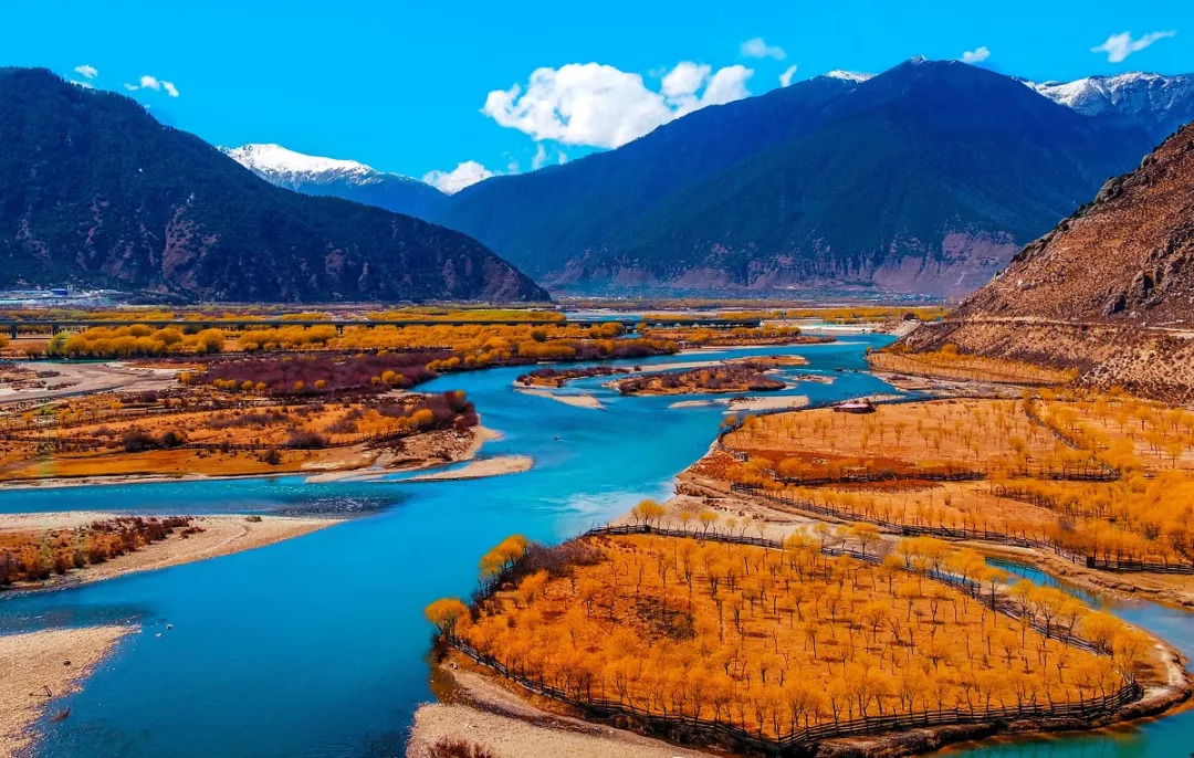 Walk through 318 secrets once and experience the beauty of more than Switzerland + New Zealand