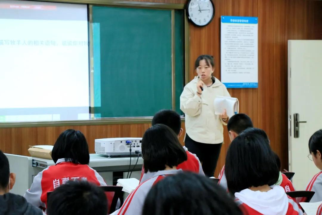 理论引领促成长 教学改革创一流——张熊飞教授开展听评课指导