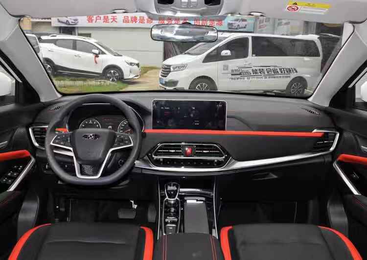 �й������й�����15����������SUV���пռ�����ֵ����ʵ��