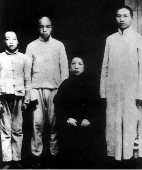 毛泽东胞弟毛泽覃，29岁掩护战友牺牲，其子为东风导弹开拓者