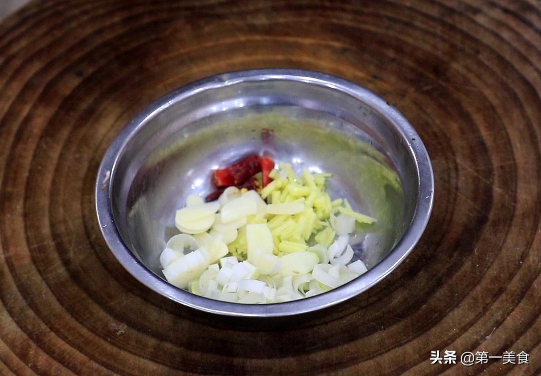 圖片[5]-飯店的香菇肉片為啥好吃 原來腌制是關(guān)鍵 廚師長教你正確做法-起舞食譜網(wǎng)