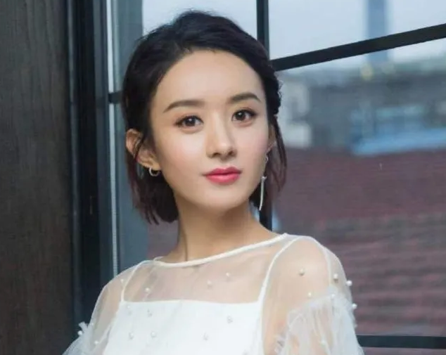 坐月子的赵丽颖，和不坐月子的颖儿，名字都带“颖”却像二代人
