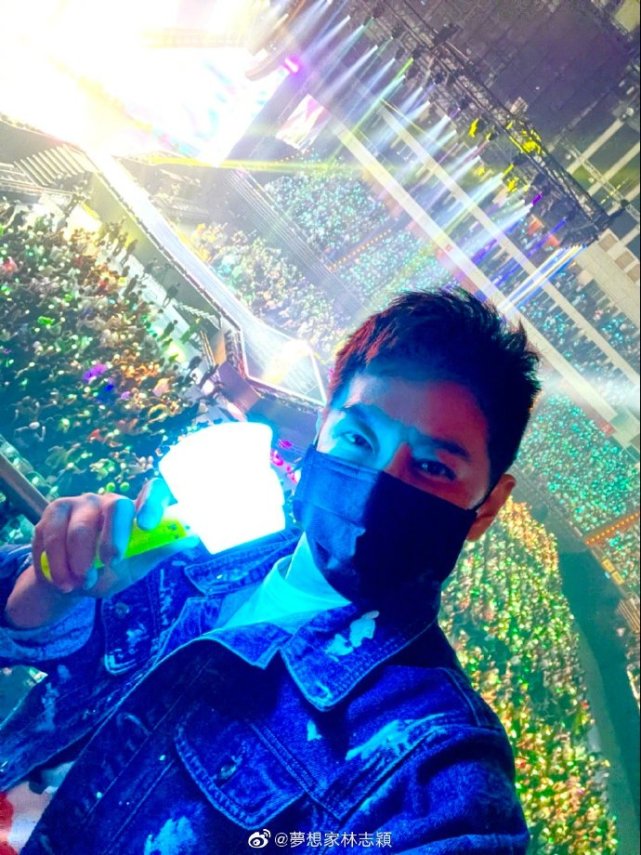 林志穎曬與霍建華信合照，變蔡依林迷弟看演唱會，男神同框超養眼