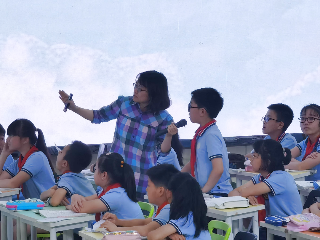 天府新区华阳小学「学科教研」“华四”两校一体，融合教研活动