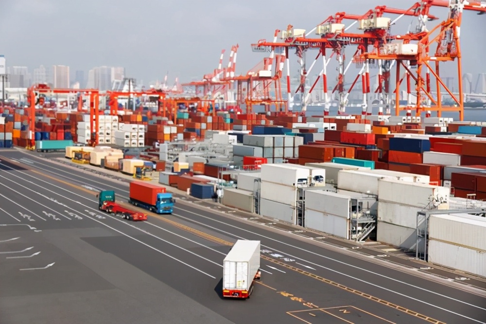 英國向全世界宣布，中國成為英國最大進口國，電子產品佔了25%