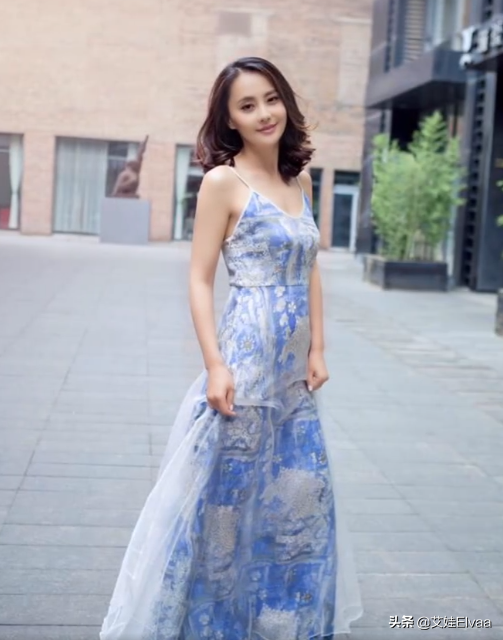 吴奇隆前妻马雅舒比刘诗诗还丰满，穿网纱吊带
