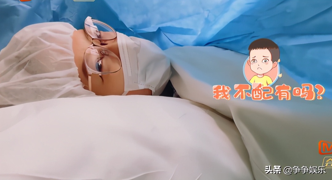 应采儿公开剖腹产过程，二胎颜值像妈妈，Jasper哥哥力满分