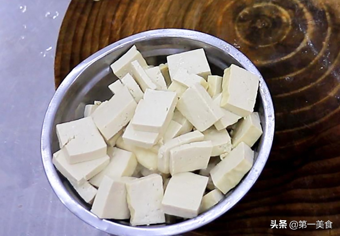 图片[2]-【五花肉煎豆腐】做法步骤图 厨师长分享秘制做法 金黄香酥又-起舞食谱网