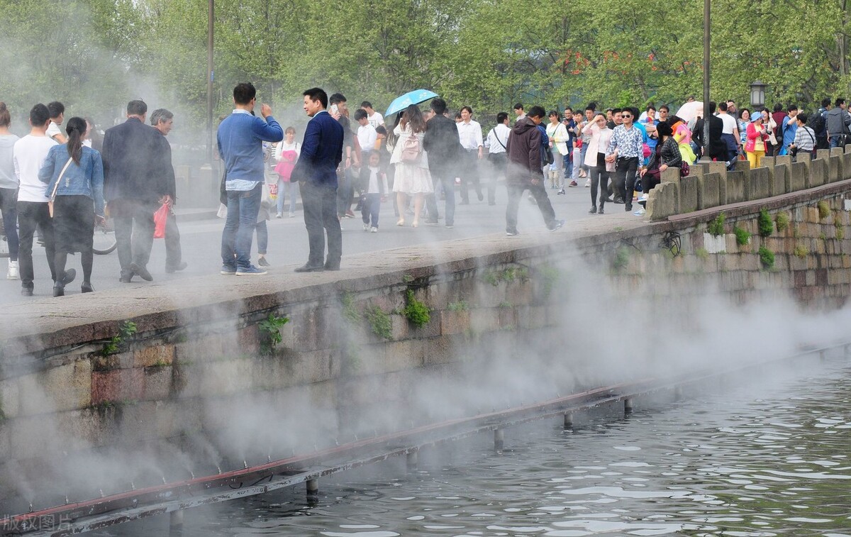 西湖有哪三绝，成就了杭州浪漫爱情之都的主色调？