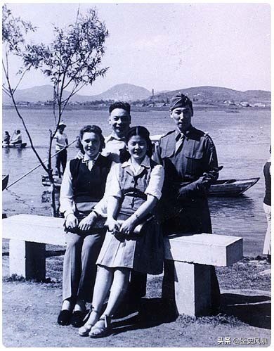 蒋纬国婚姻悲剧：娶了年轻20岁的后妻,却难忘旧