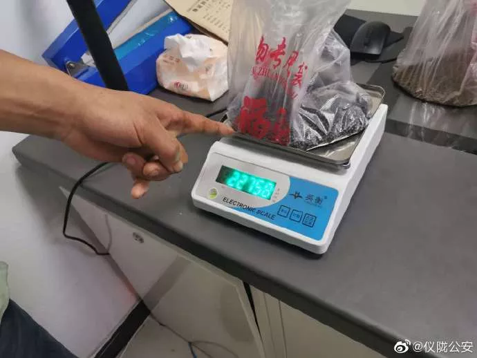 四川|私藏枪支和1300发子弹，南充仪陇一男子被刑事拘留！