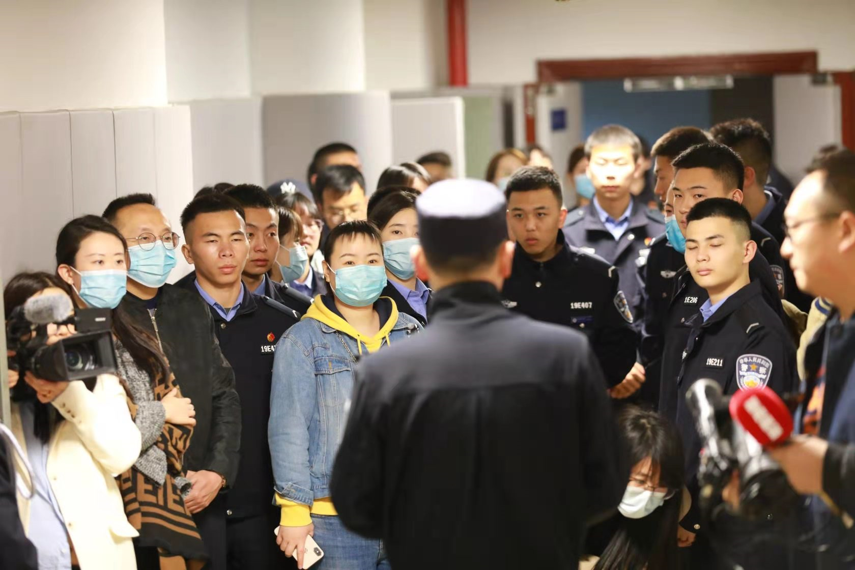 西安市中院举办“警营开放日”活动