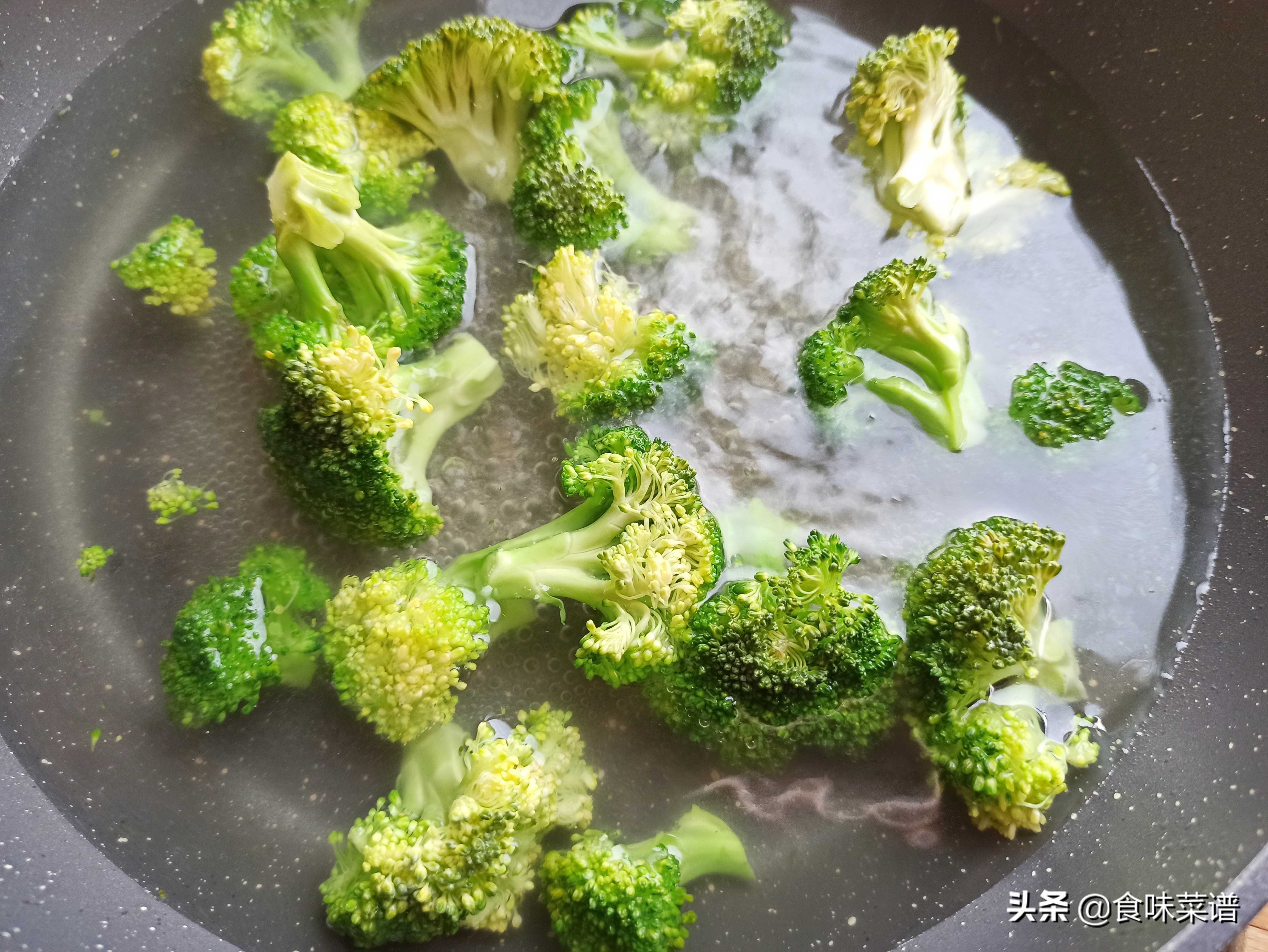 虾仁最好吃的4种做法，步骤简单，鲜嫩美味解馋，很适合新手学习