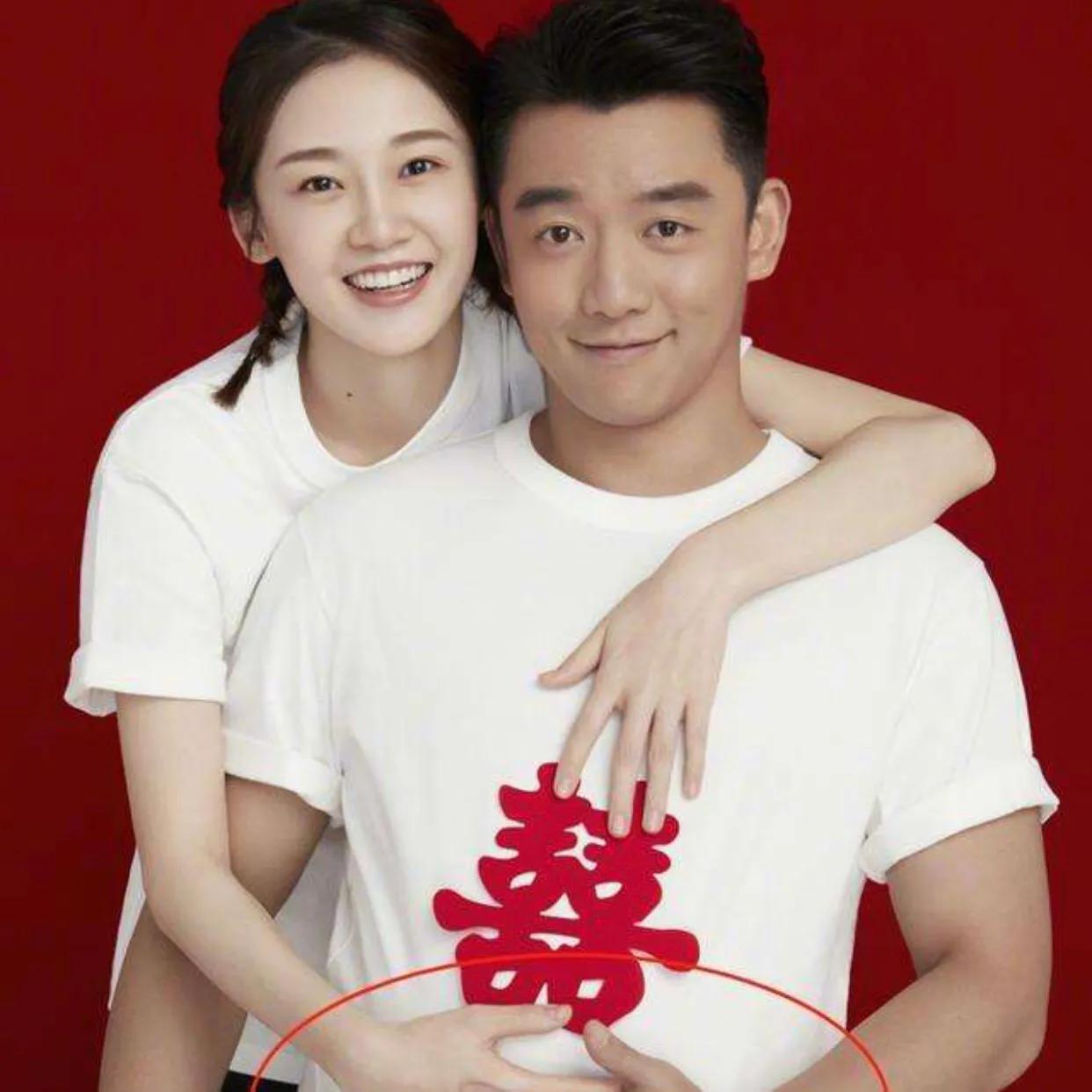 郑凯带妻子女儿出门游玩，苗苗产后恢复好，晒出一家三口全家福