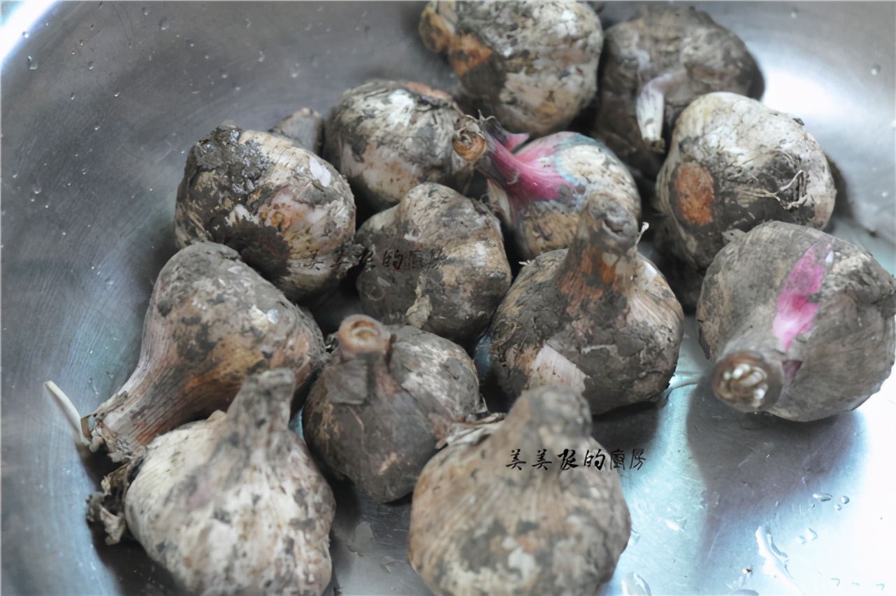 春天遇到算你有口福，一定別忘了多買點，連皮烤一烤，太解饞了