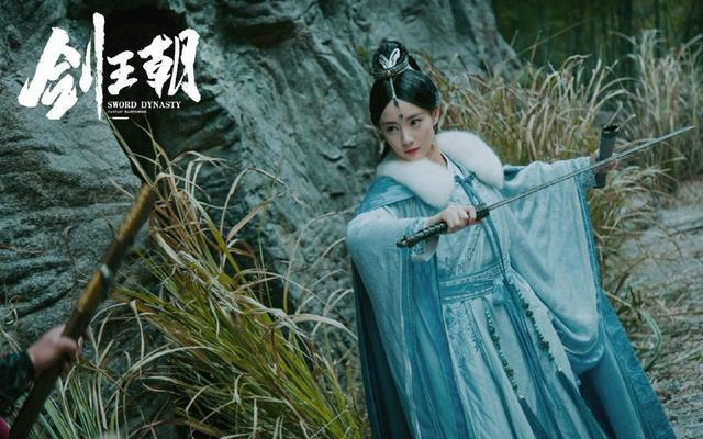 陈建斌李一桐新剧开播，压了两三年不是没有原