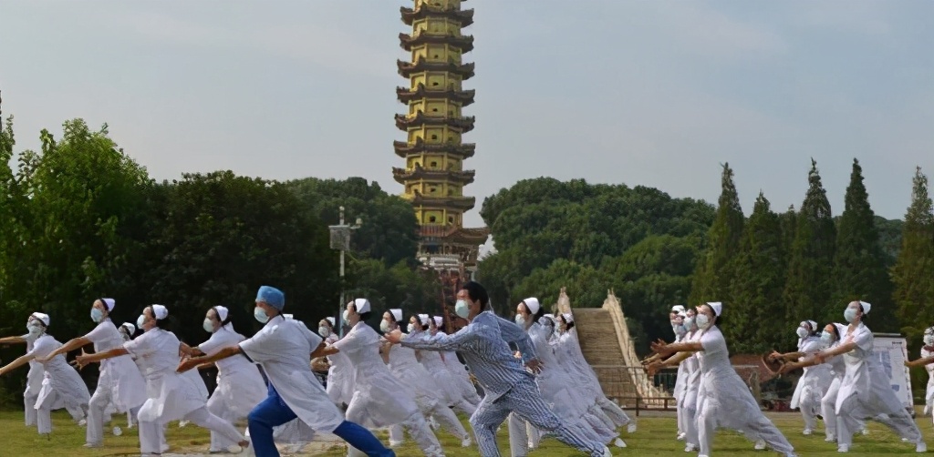 湖北广场舞云演："鄂州场"倡导绿色健康生活新方式