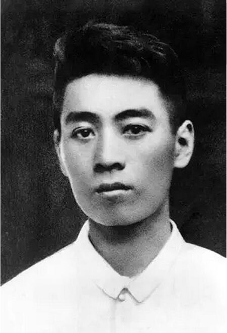 周总理手术前点名要见邓小平，邓小平后来回忆