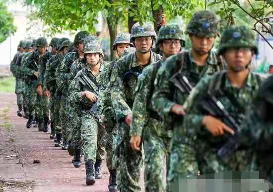 台学者妄言陆对台战略定力实则�战略无奈�，误导舆论贻害民生