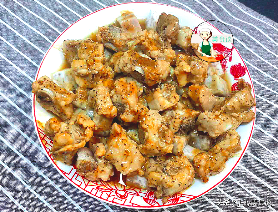 蒸排骨時，別傻傻先焯水，大廚教你這一招，排骨嫩滑多汁，特鮮美