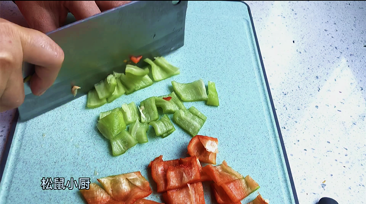 饭店208元的三汁焖锅，自己在家做30块全家吃饱，做法特简单