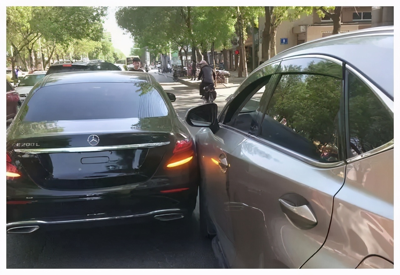 只有這5種情況才可以打 雙閃 車輛警示燈使用需謹慎 Carzki卡斯基 Mdeditor