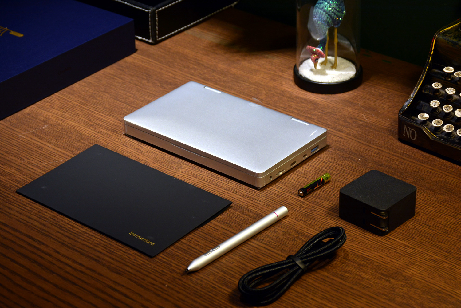 M3-8100Y 8G，国内发布性能卓越迷你笔记本，小到能够 放进袋子？