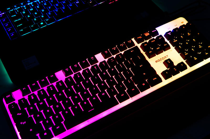 超炫酷，还静音！冰豹MAGMA梅格RGB薄膜发光键盘体验