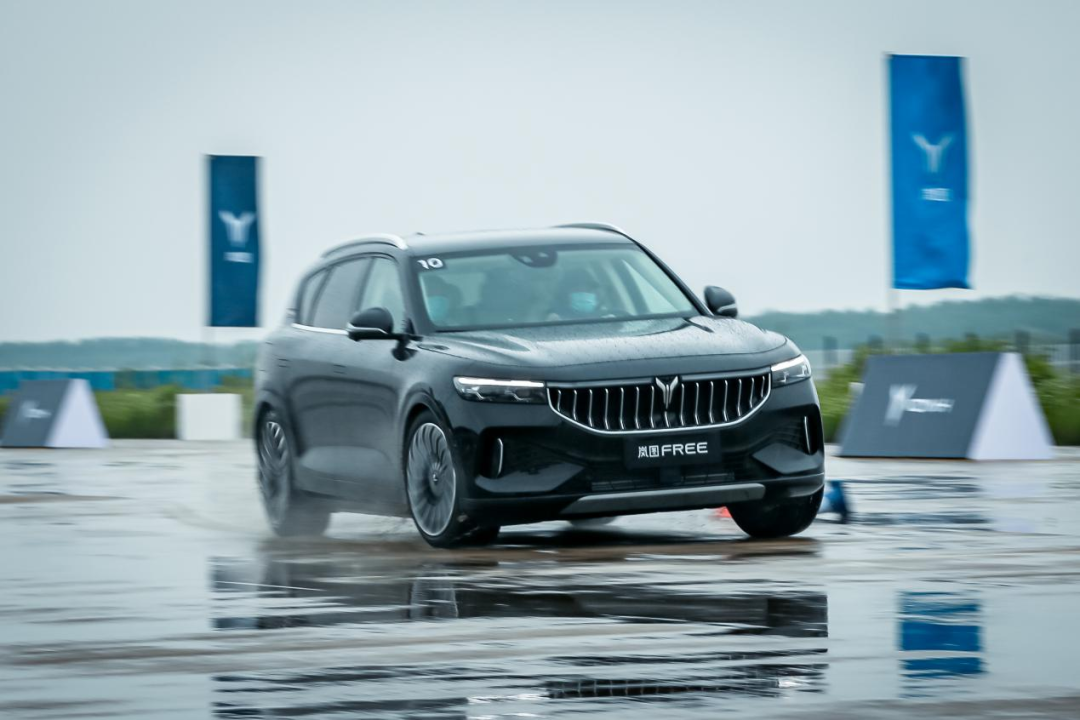 有空气悬挂，标配四缸机，还买什么理想One