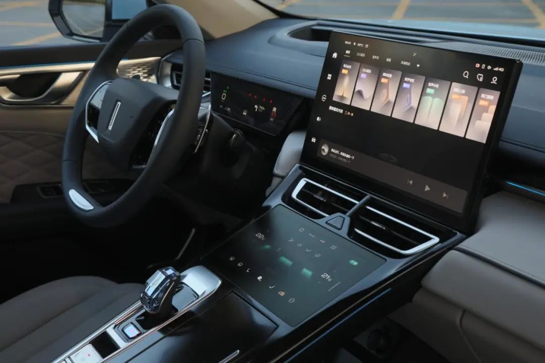 首搭9DCT变速箱，L3级智驾加持！试驾WEY旗舰SUV摩卡